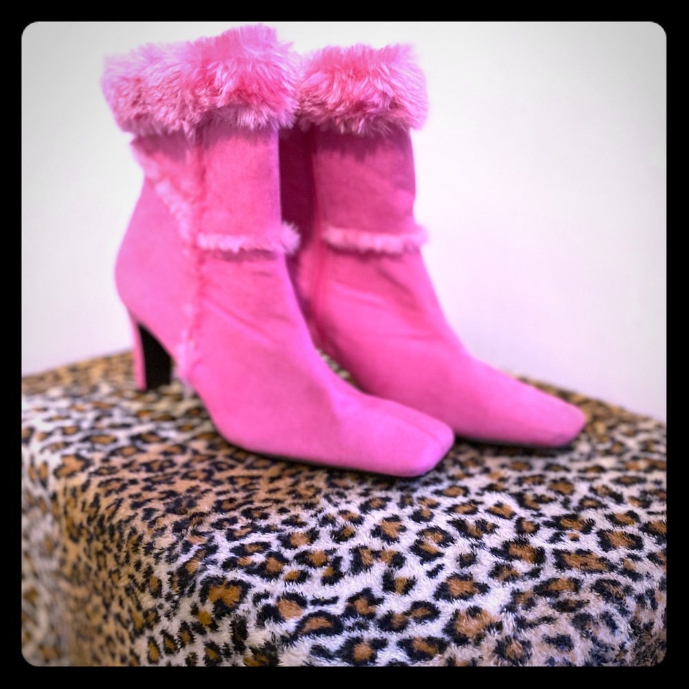 Fancy pink bootie!